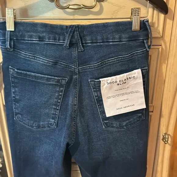 Good American Good Classic Slim Jeans - Picture 14 of 16